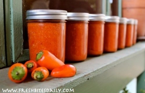 If you love Sriracha, you'll go bananas over the homemade version If you love Sriracha, you'll go bananas over the homemade version